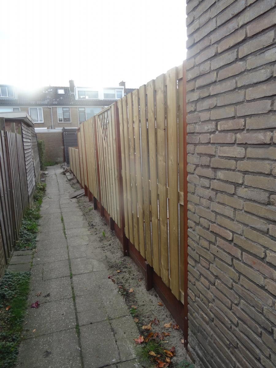 Aanleg voor- en achtertuin, plaatsen schutting